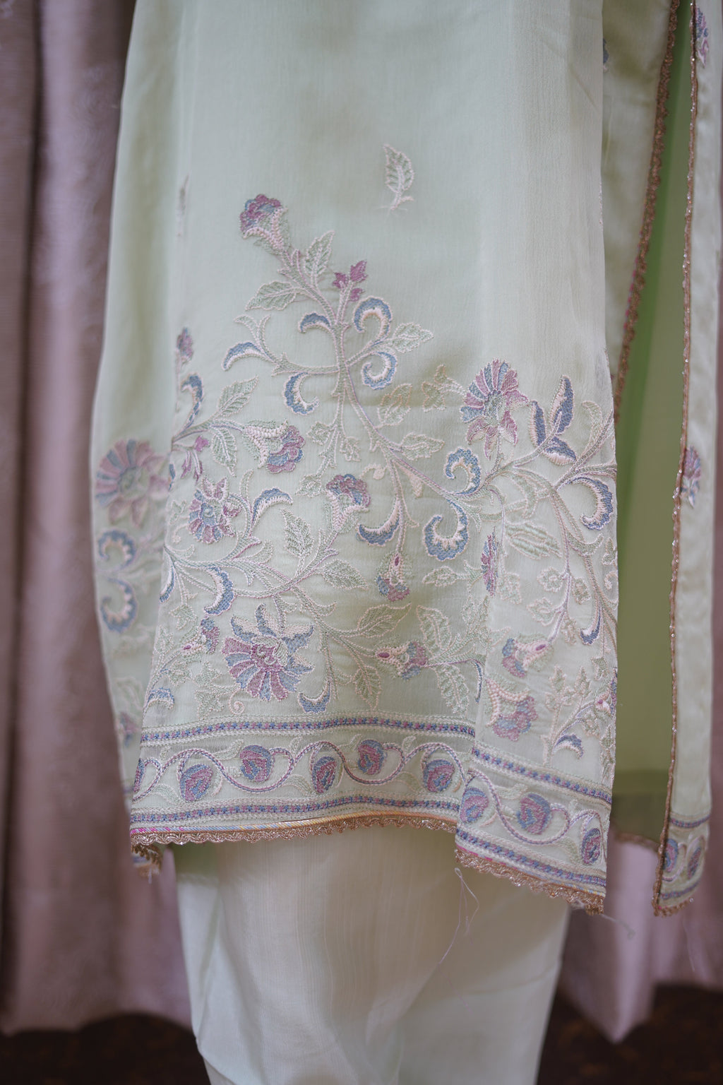 Khilat by Hera – Pistachio Green Embroidered Chiffon 3-Piece Unstitched Suit